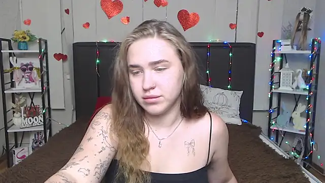 LauraHlot webcam