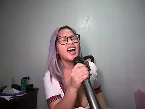 Tina_Slick webcam