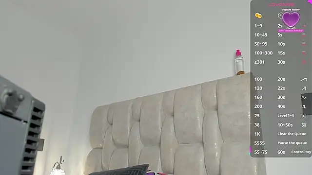 nia_brown webcam