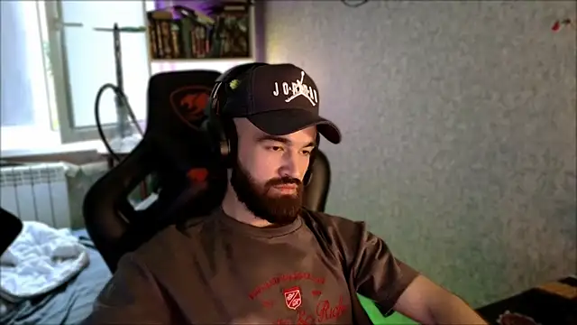 _Serious_Man webcam