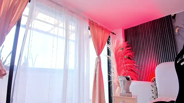 CarolineFyre webcam