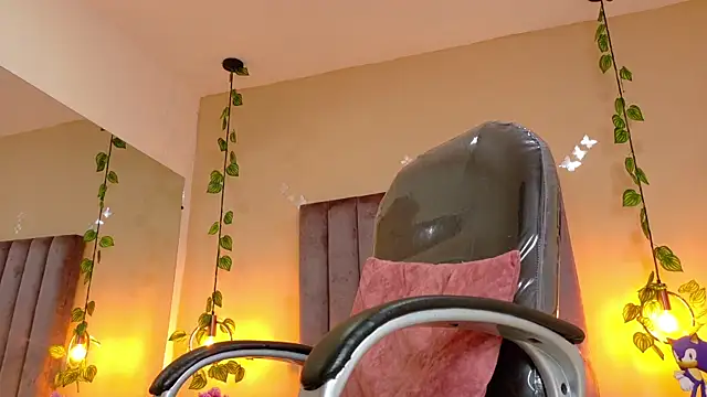 Nascary_Fox webcam
