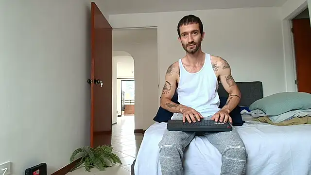 ALEJANDRO_BIGCOCK webcam
