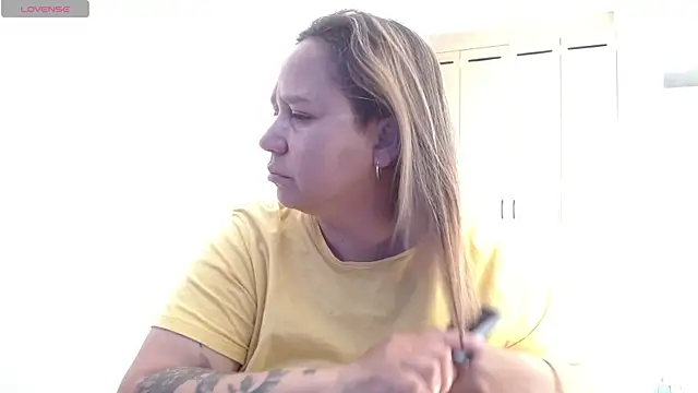 LauraReeves webcam