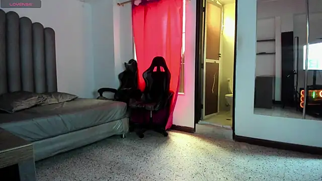 Kitty_lovee_23 webcam