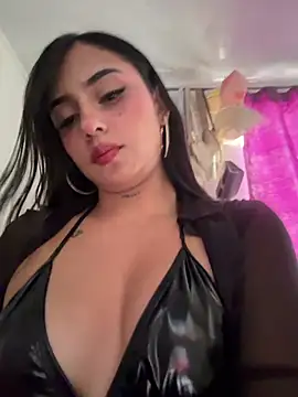 LilacNoir webcam