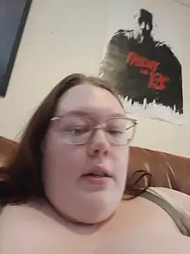 Sexycurvyemilyy webcam