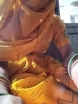 Poojashrma33 webcam