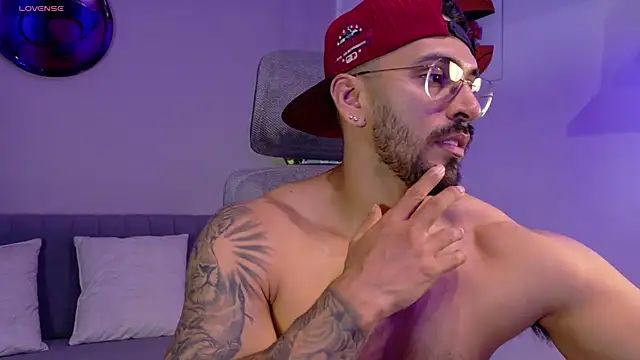 tony_muscle webcam