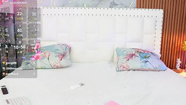 hornybarelylegalgirl webcam