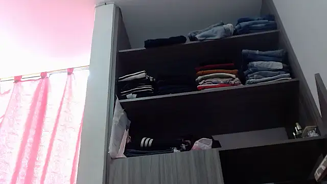 nicolle_milf1978 webcam