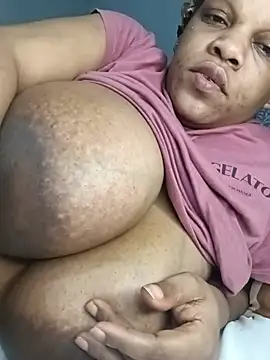 HappygalTheQueen webcam