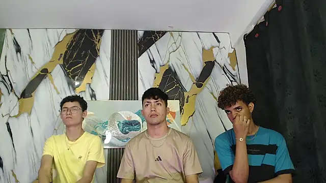 VERY_HOT_GUYS webcam