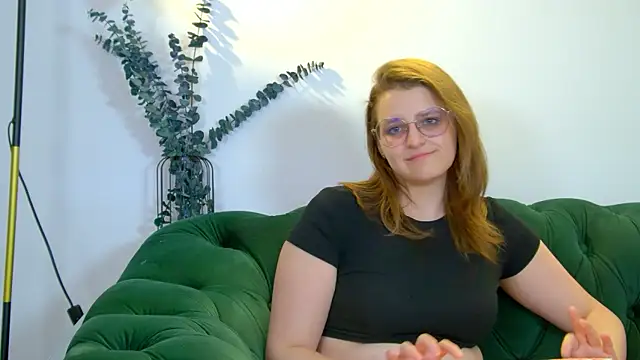 AlexaAvery webcam