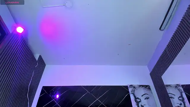 Charlize-23 webcam