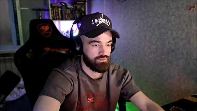 _Serious_Man webcam