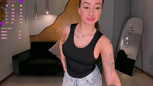 MaryLewis_ webcam