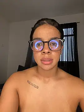 trianawhite webcam