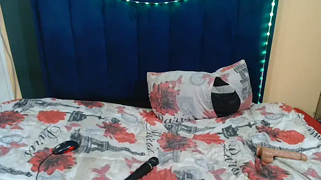 HotCreamyTea webcam