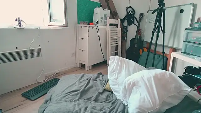 CeriseLapine webcam
