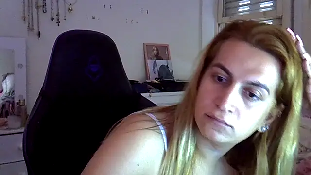 luizacandy live cam on StripChat