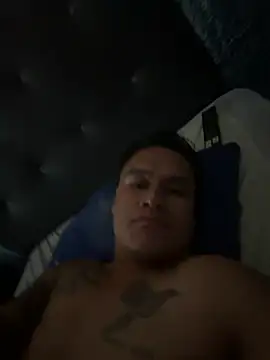 LatinoLeones webcam