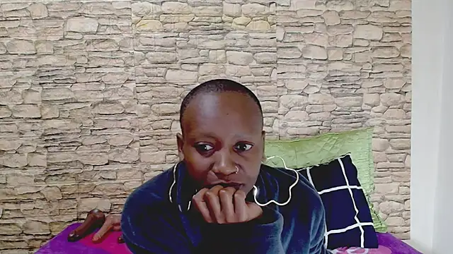 EbonyOlive69 webcam