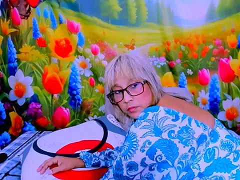 indianroxy webcam