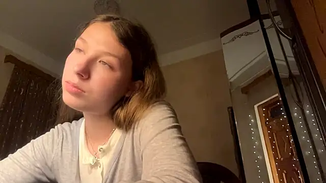 TarenOgilvie live cam on StripChat