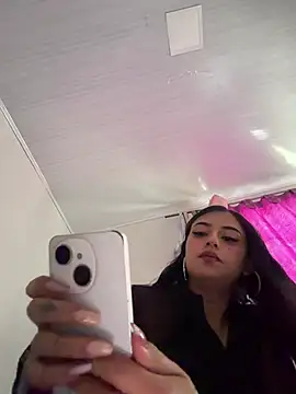 LilacNoir webcam