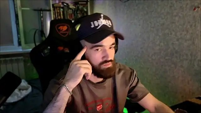 _Serious_Man webcam