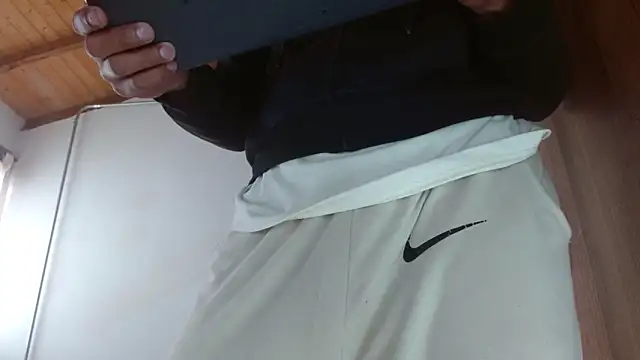 JohanyLatino webcam