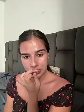 AllieYourGirl webcam