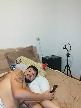 yasmi25 webcam