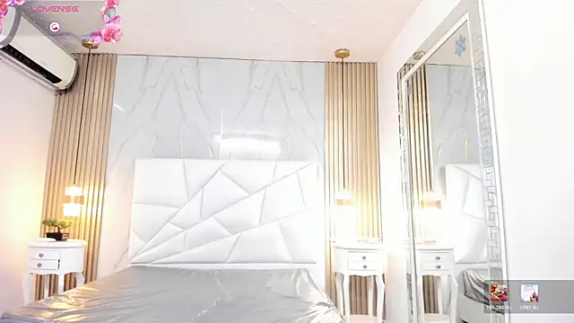 kityyJohnson webcam