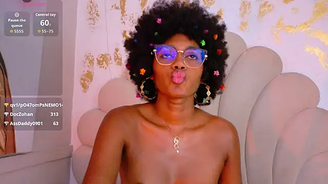 AVELINE_NOIR_CR webcam