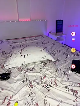 miaarosee23 - MiaaRosee23's free webcam - UK Sex Cams
