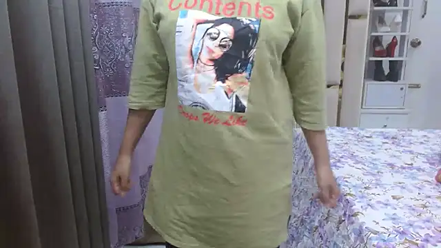 Lovelywife786 webcam