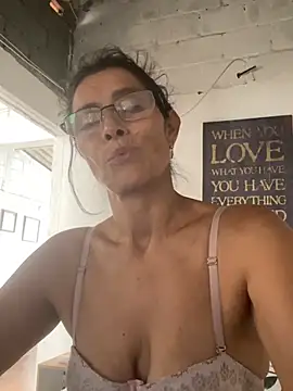 MireyaTorresGu webcam