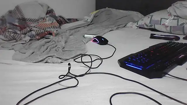 HotwifeAvcisiOlgunAdam webcam