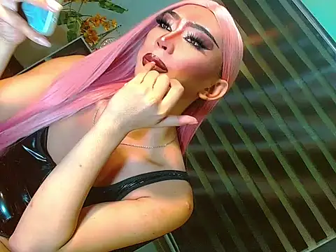 HOLLYWOOD_QUEEN_88 webcam