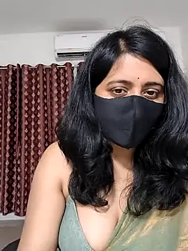 Cute-Maanvi webcam