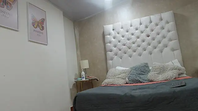 LuciaMoore webcam