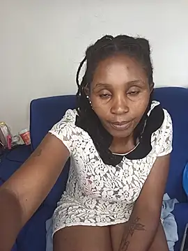 Suckmysweetboobs webcam