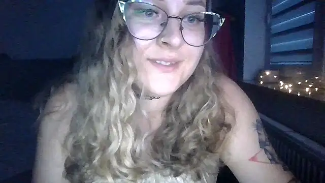 LucyTease webcam