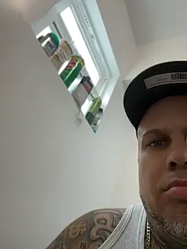 Auhenri25 webcam