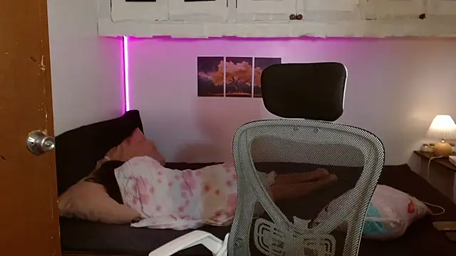 CassieXValeriee webcam