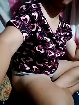 YummyPussy19 webcam