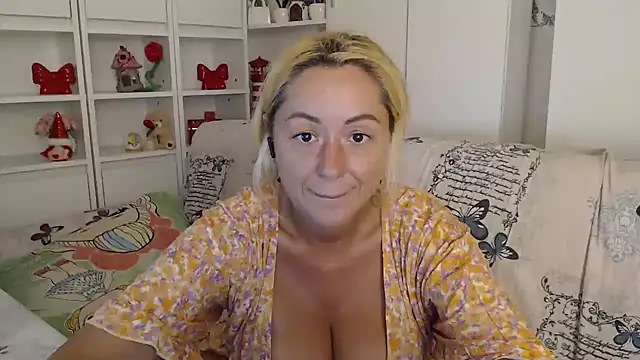 _karolynesyera_ webcam