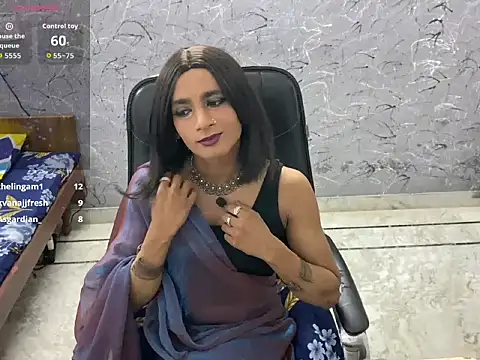 LuvLayla webcam